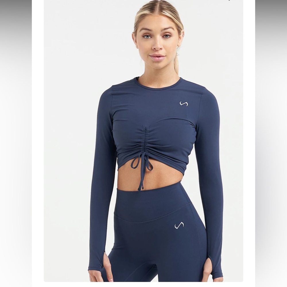 ✨TLF GENESIS LONG SLEEVE CROP TOP